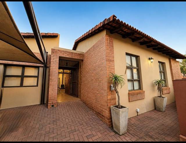 3 BEDROOM TOWNHOUSE FOR SALE IN EQUESTRIA